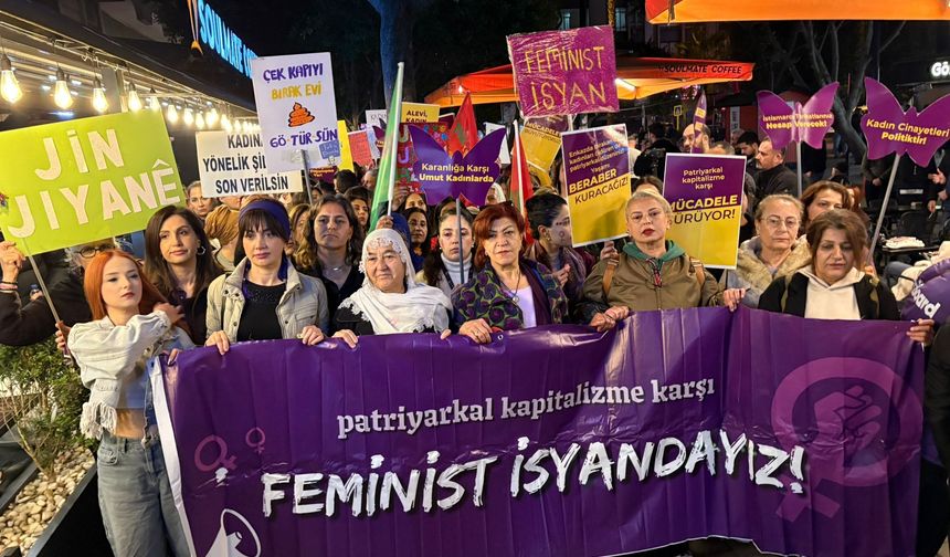 Adana’da Feminist Gece Yürüyüşü: Kadınlar Sloganlar, Düdükler ve Zılgıtlarla Sokakları Doldurdu