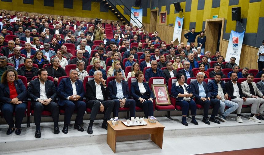 CHP Seyhan İlçe Örgütü, ilçedeki 96 mahallenin mahalle temsilcileriyle bir araya geldi