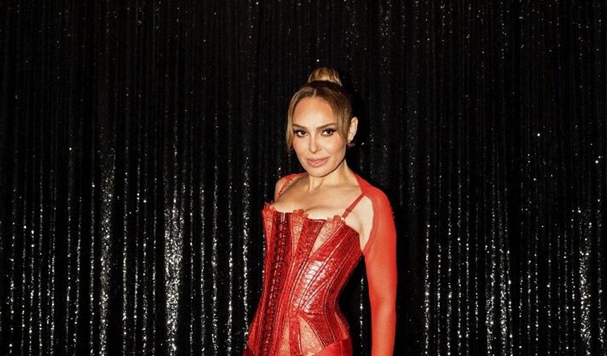 Sahneden Dünyaya Barış Mesajı