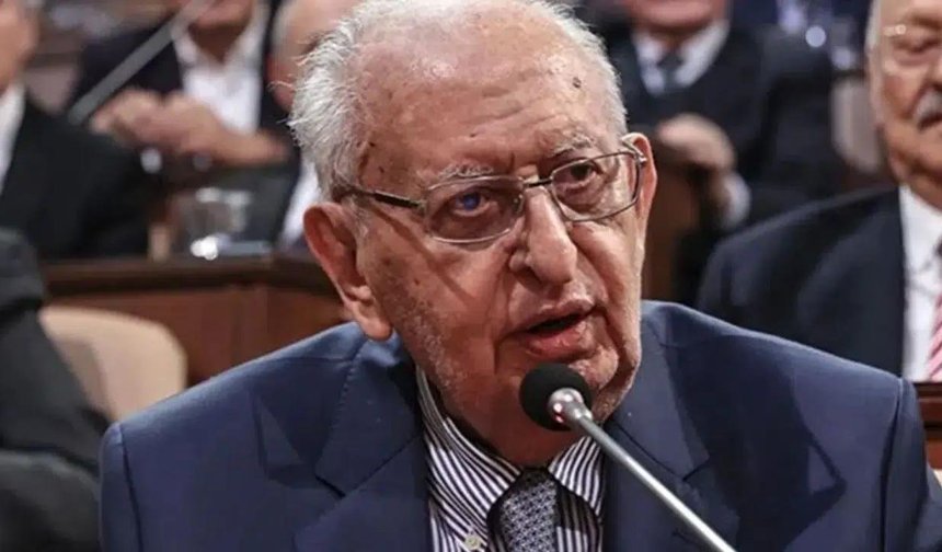 Eski TBMM Başkanı Cindoruk hayatını kaybetti