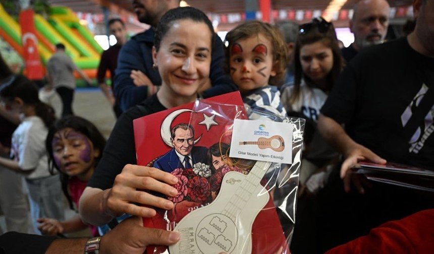 ÇUKUROVA’DA 23 NİSAN COŞKUSU RENKLİ GÖRÜNTÜLERE SAHNE OLDU