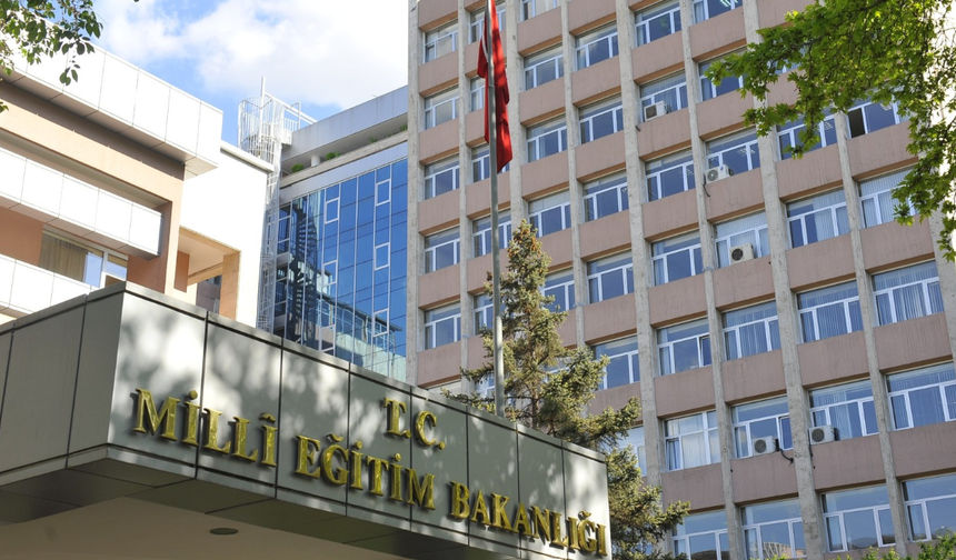 MEB’den Kritik Adım: İzinsiz Okullara Giden Öğrenciler İçin Türkiye Genelinde İnceleme Başlatıldı