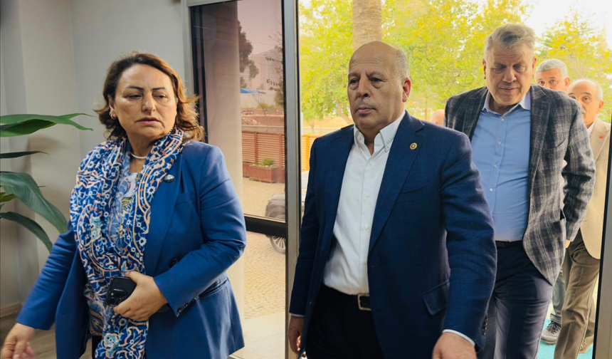 Müzeyyen Şevkin, Yüreğir Belediye Başkanı Ali Demirçalı’nın görevden uzaklaştırılmasına sert tepki gösterdi