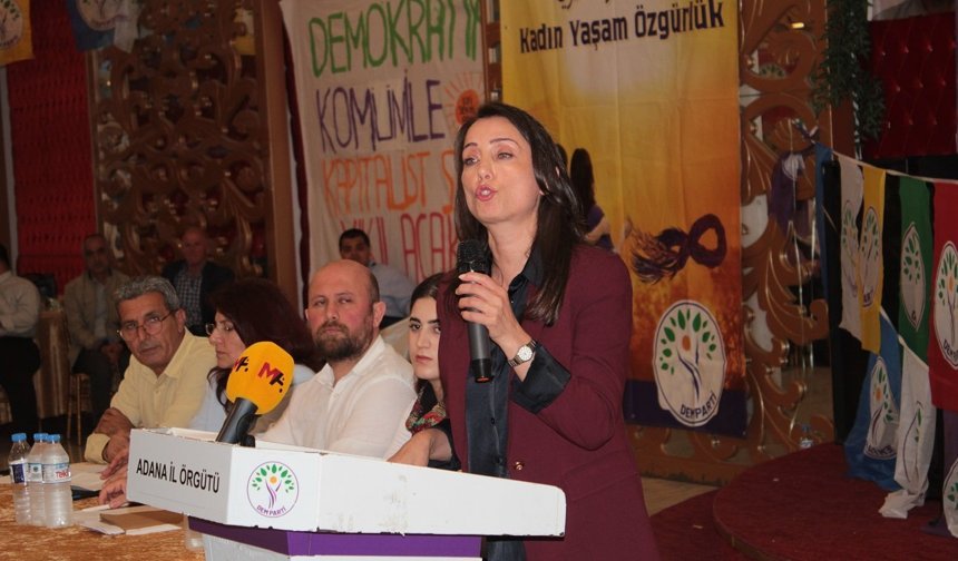 Adana'da DEM Parti İl Kongresinde Konuşan Tülay Hatimoğulları: “Barış bizim için taktik değil, stratejik bir hedeftir”