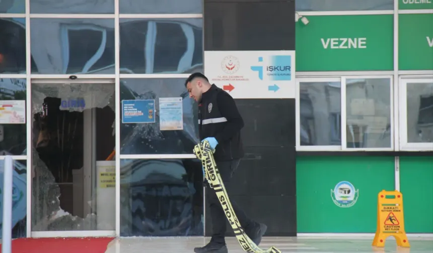 Antalya’da belediye binasına silahlı saldırı: Şüpheli yakalandı