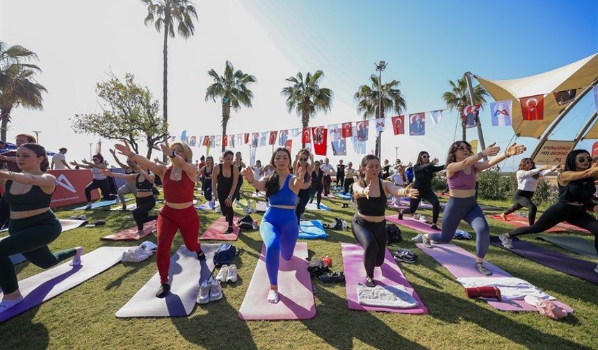 SPOR KENTİ MERSİN’DE BAHAR ENERJİSİ SAHİLE TAŞTI