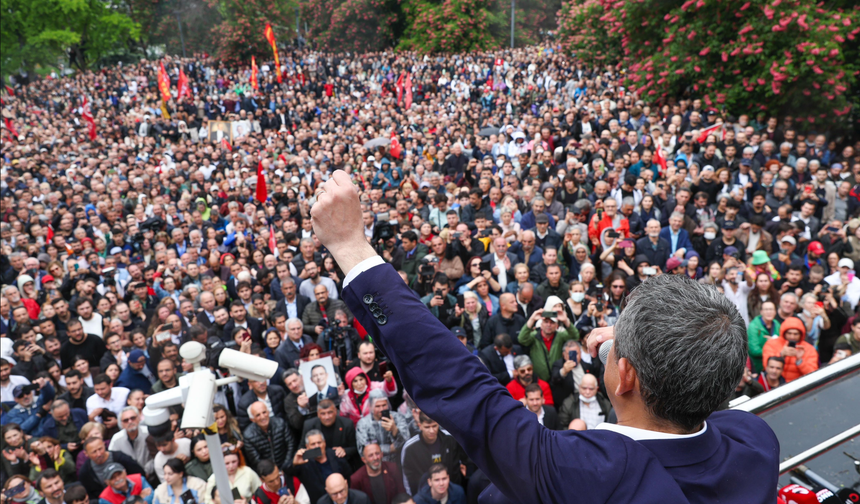 CHP’de Deprem Etkisi: Özgür Özel’e “Askı” İddiası, 66 Kurum ve 720 Yurttaştan Mutlak Butlan Tepkisi