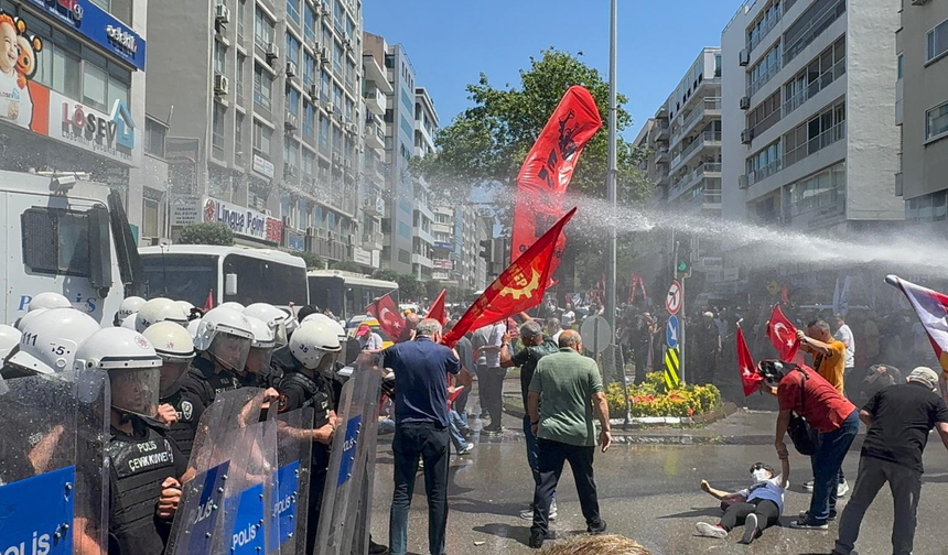 Son Dakika | İzmir’de Özgür Özel Mitingine Polis Ablukası: Biber Gazı ve TOMA’larla Müdahale