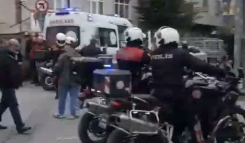Küçükçekmece’de kahvehane önünde silahlı saldırı: 3 yaralı