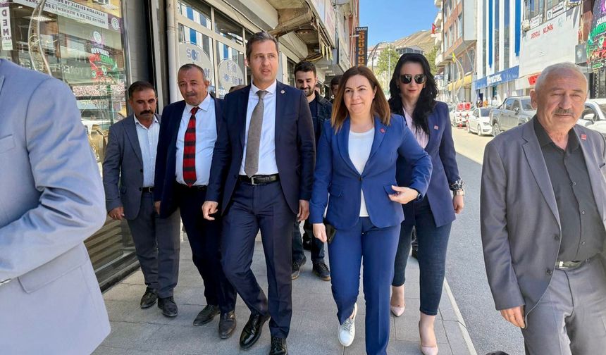 CHP’Lİ DENİZ YÜCEL; “HAKKÂRİLİLER ÇOK ŞEY İSTEMİYOR. SADECE EŞİT YURTTAŞLIK VE İNSANCA YAŞAM İSTİYORLAR.”