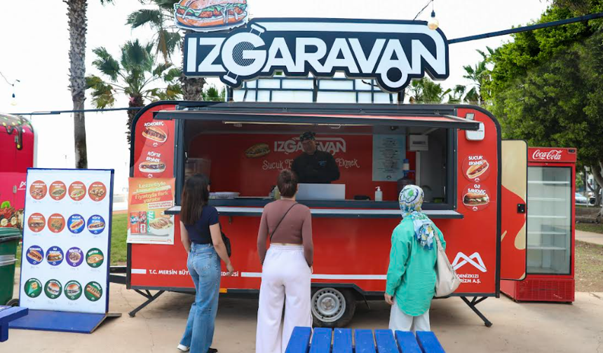 BÜYÜKŞEHİR’İN GASTROKARAVANLARI MERSİN’DE LEZZETİN YENİ ADRESİ OLDU