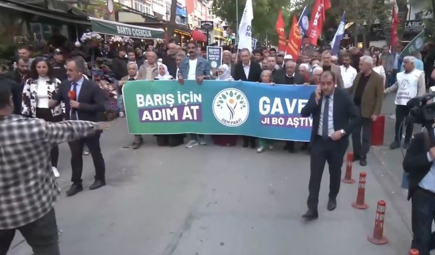 DEM Parti’den Ankara’da “Barış İçin Adım At” Yürüyüşü: “Barış Durağan Bir Süreci Kabul Etmez”