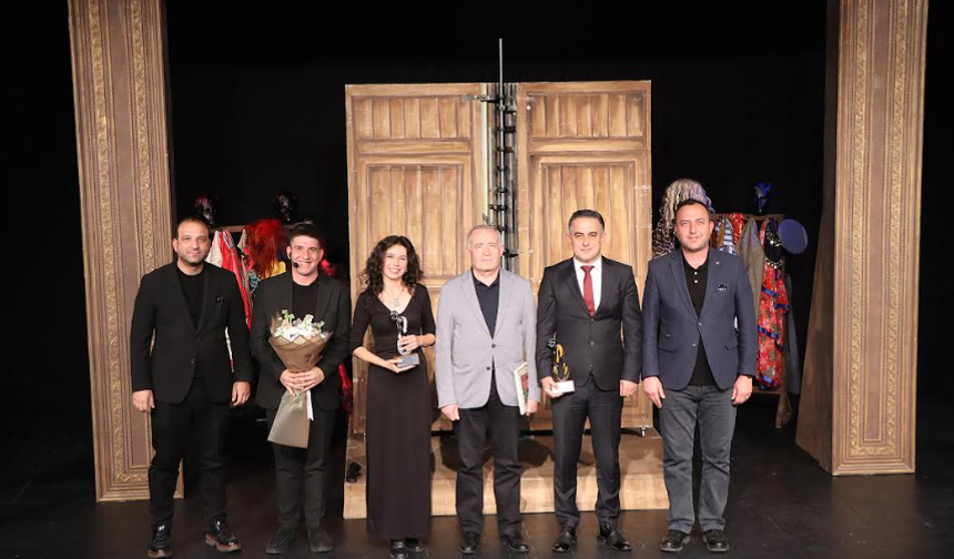 MERSİN BÜYÜKŞEHİR ŞEHİR TİYATROSU ARTVİN VE ORDULU SANATSEVERLERLE BULUŞTU
