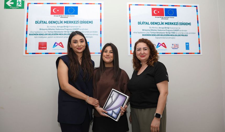 ‘Bir Damla Yarın: Türkiye’de Ekofeminizm ve Susuzluk’ adlı projesiyle, Beril Eylül Özdamar, Türkiye 2.’liğini elde etti