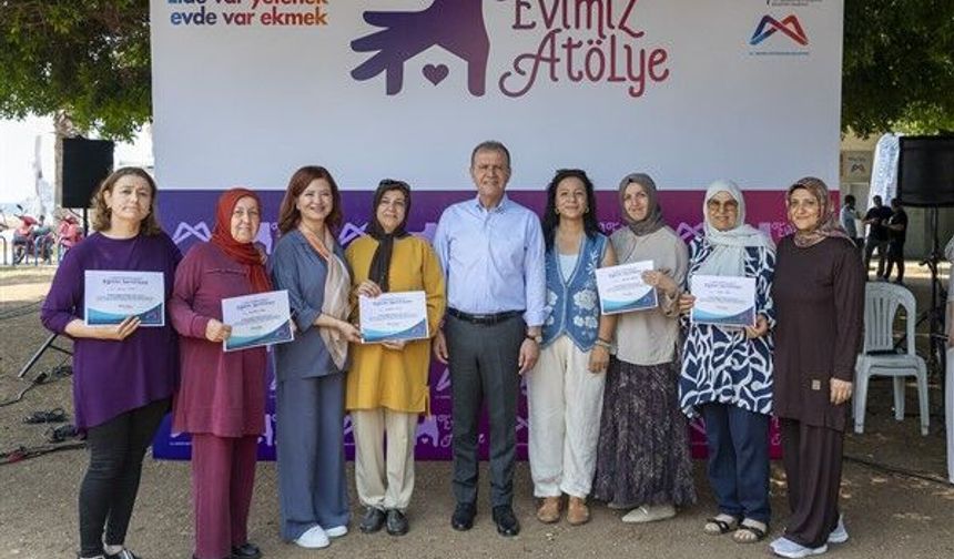 BAŞKAN SEÇER İLE MERAL SEÇER, EVİMİZ ATÖLYE PROJESİNİN ÜRETEN KADINLARIYLA BULUŞTU