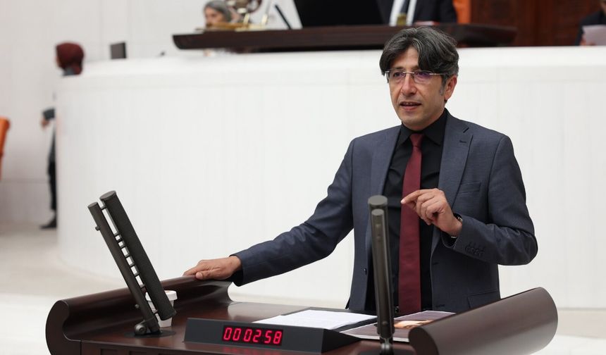 DEM Partili Ali Bozan’dan Adalet Bakanlığı’na Tahliye Ertelemeleri Tepkisi: “İnfaz Rejimine Dönüştü”