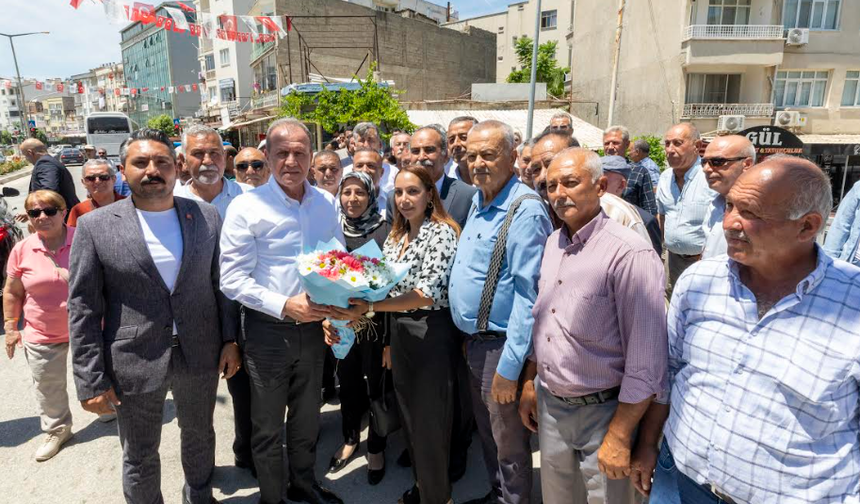 BAŞKAN SEÇER, CHP MUT İLÇE ÖRGÜTÜNÜ ZİYARET ETTİ