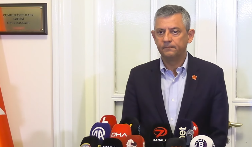 CHP’de Grup Toplantısı Krizi: Özgür Özel’den Kılıçdaroğlu’na “O Kürsüyü Atanmış Birine Bırakmayız” Mesajı