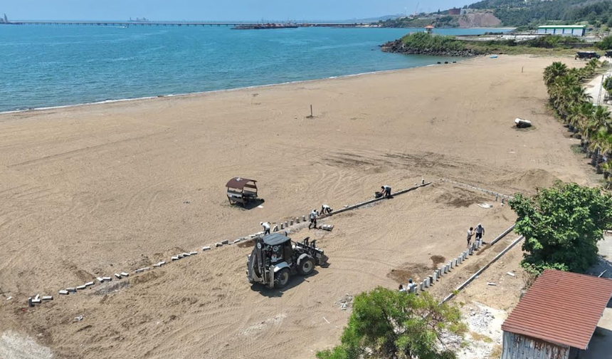 Ceyhan Belediyesi İncirli Plajı’na Modern Park Kazandırıyor