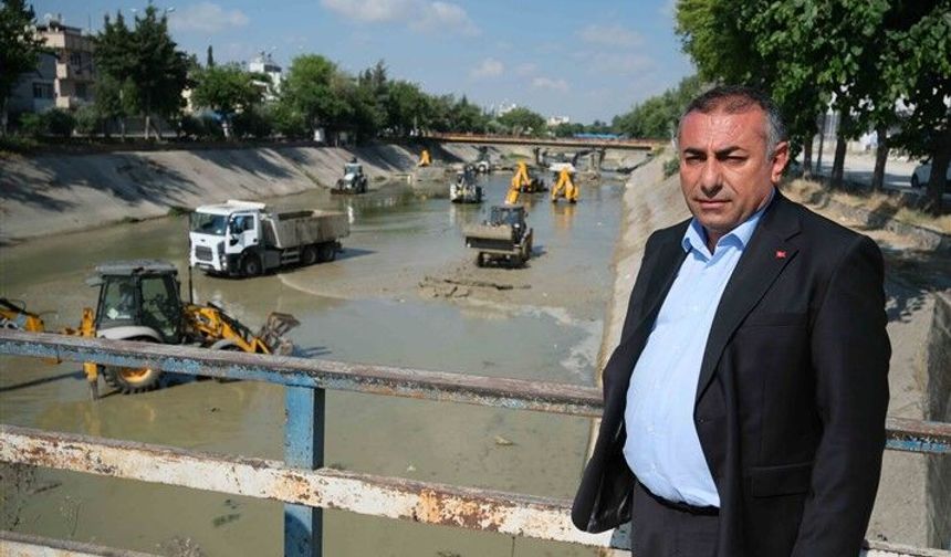 ASKİ, Sarıçam Deresi’nde kapsamlı temizlik başlattı