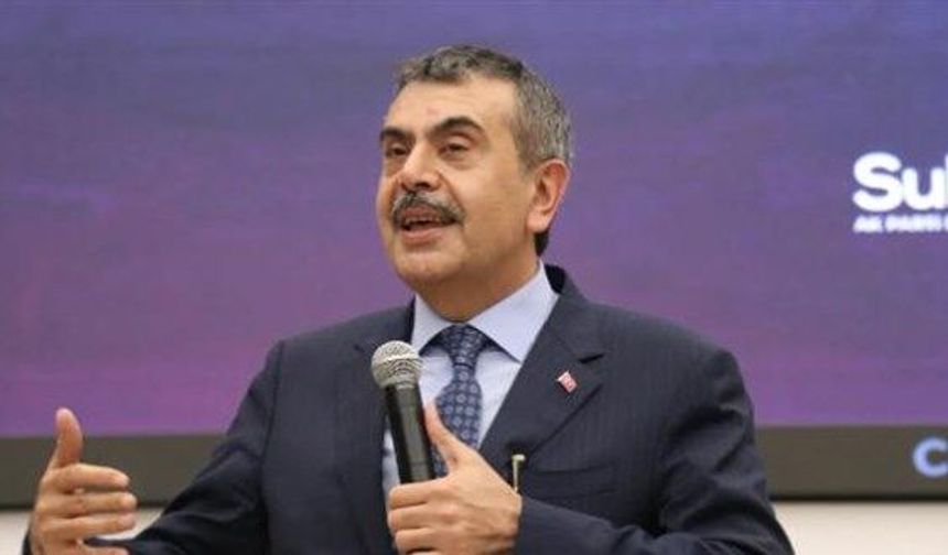 Yusuf Tekin 23 Yıllık Mektupları Açıkladı: "45 Kişilik Sınıfta Ders Yapabilmek Hayaldi"