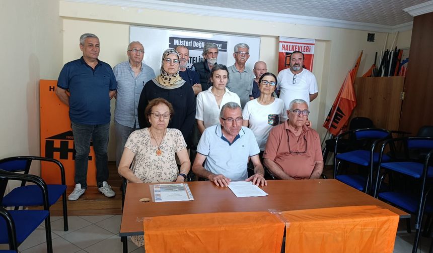 Adana Halkevi'nden ulaşım zamlarına tepki: "Müşteri değil, halkız"