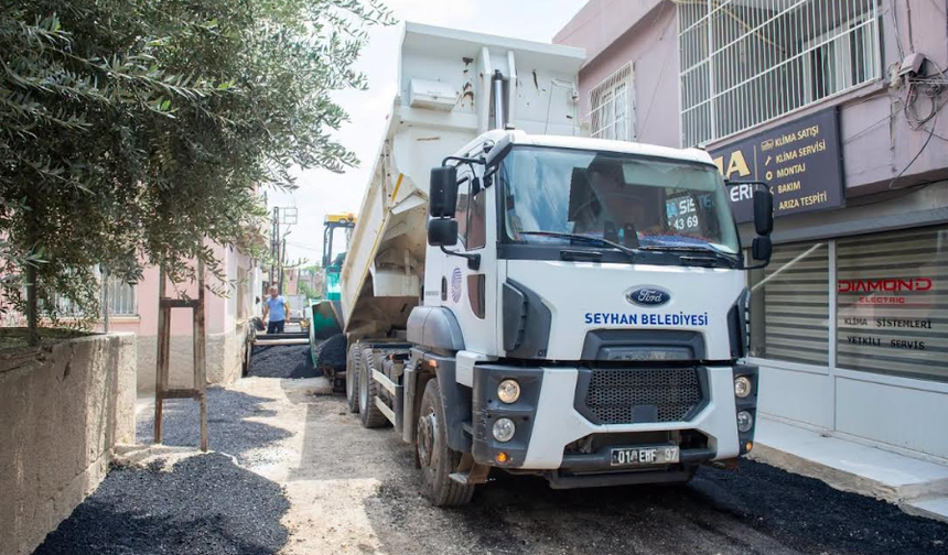 Seyhan Belediyesi'nden Dört Bir Yanda Asfalt Çalışması