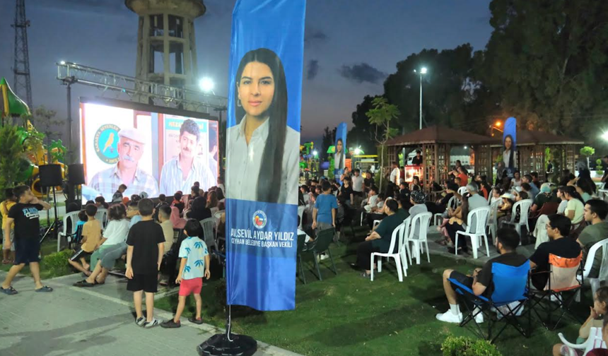 Ceyhan Belediyesi Açık Hava Sineması Yoğun Katılımla Başladı