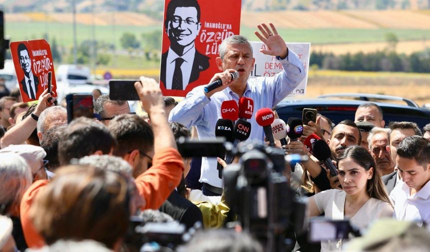 Özgür Özel’den Silivri’de Cumhurbaşkanlığı Mesajı: “İçimizden Biri Cumhurbaşkanı Olacak”