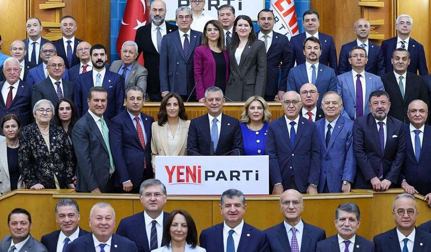 YENİ Parti milletvekillerinden Özgür Özel'e ortak destek: "Sımsıkı ve kol kola arkasındayız"