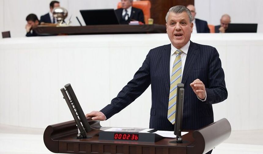 Ayhan Barut'tan Eğitim Çağrısı: "Eğitimde Kriz Büyüyor, Fırsat Eşitliği Sağlanmalı"