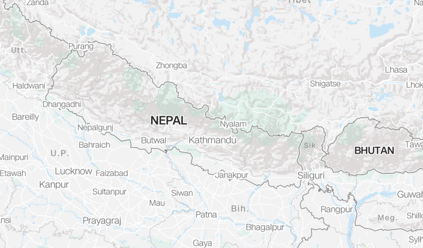Nepal-Çin sınırında felaket: 384 turist kayıp, ölü sayısının artmasından endişe ediliyor