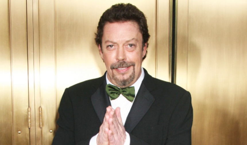 Sinema Dünyasının Kült İsmi Tim Curry Hayatını Kaybetti