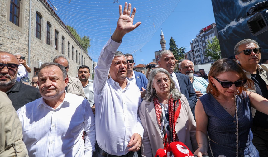Özgür Özel YENİ Parti lideri olarak Trabzon'da: “İktidar olmak için kurduk”