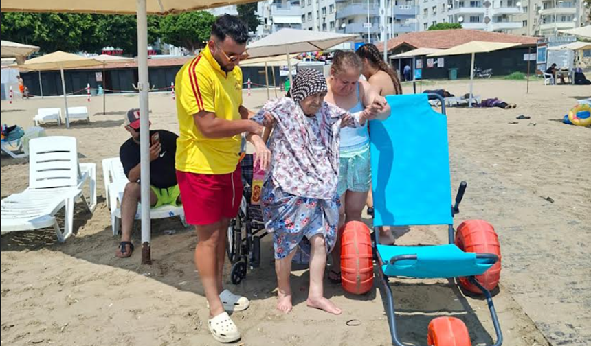 Yumurtalık, güneyde bir ilki gerçekleştirdi; engelsiz plaj dönemi başladı