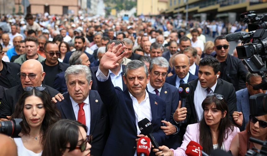 İlhan Yiğit: Sosyalist hareket düzen muhalefetinin soluna mı savruluyor?