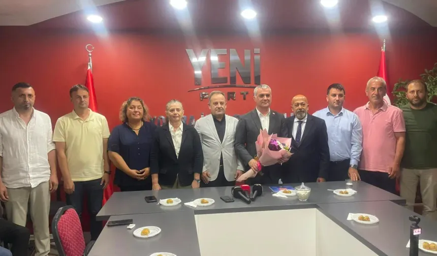 Mustafa Bıyık Yeni Parti’ye katıldı: 9 meclis üyesi de rozet taktı