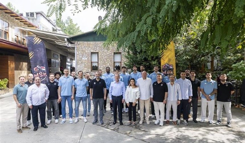 BAŞKAN SEÇER, MSK ERKEK BASKETBOL TAKIMI İLE BİR ARAYA GELDİ