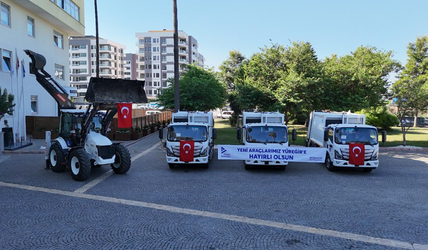 Yüreğir Belediyesi Hizmet Filosunu 4 Yeni Araçla Güçlendirdi