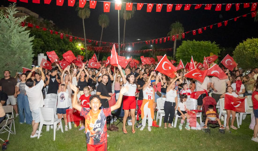 Filenin Sultanları’nın şampiyonluğu Mersin’de dev ekran coşkusuyla kutlandı