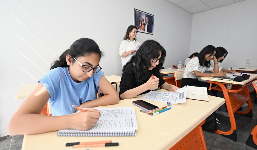MERCEK’TE İNGİLİZCE EĞİTİMİYLE YENİ BİR DİL, YENİ FIRSATLAR