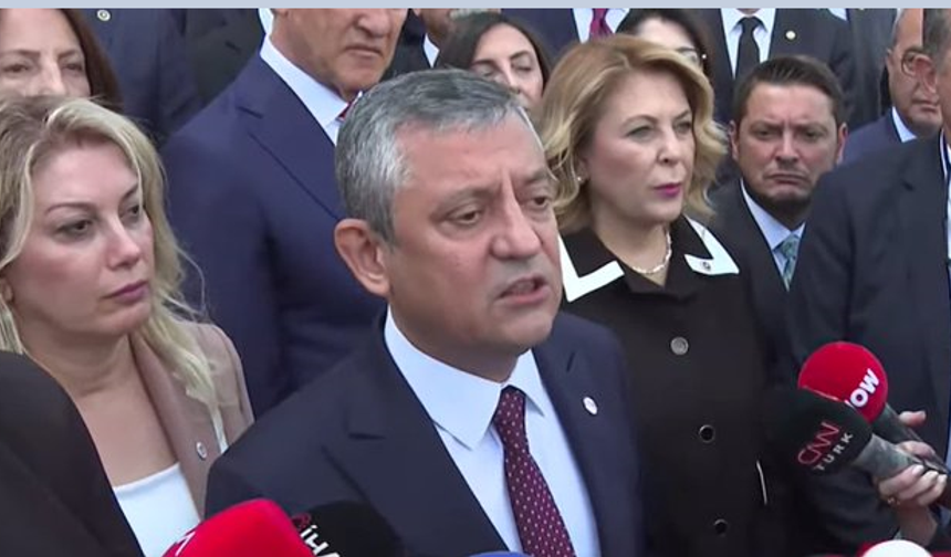 Özgür Özel’den CHP’nin Mersin tutumuna tepki: “İkiyüzlülüğün dik alası”