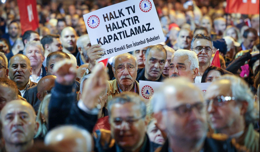 Halk TV önünde dayanışma buluşması: “Milleti susturamazsınız, gerçekleri karartamazsınız”
