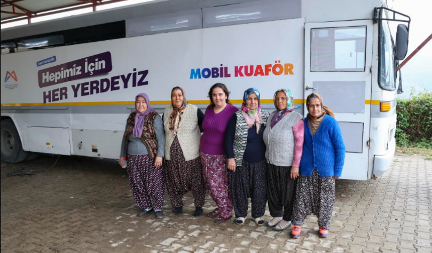 MERSİN BÜYÜKŞEHİR’İN ‘MOBİL KUAFÖR’ HİZMETİ KIRSAL MAHALLELERDE VATANDAŞLARIN YANINDA
