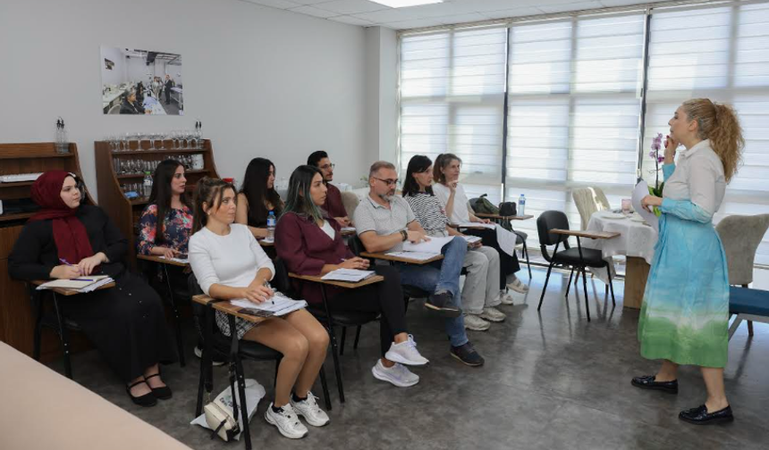 Mersin’de Turizme Açılan Meslek Kapısı: MERCEK’te 288 Saatlik Eğitim
