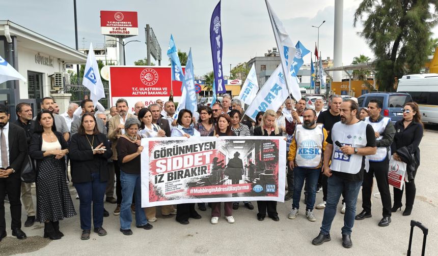 Adana’da Ulaştırma Bölge Müdürlüğü Önünde Mobbing Protestosu: KESK ve BTS’den Bağımsız Soruşturma Çağrısı
