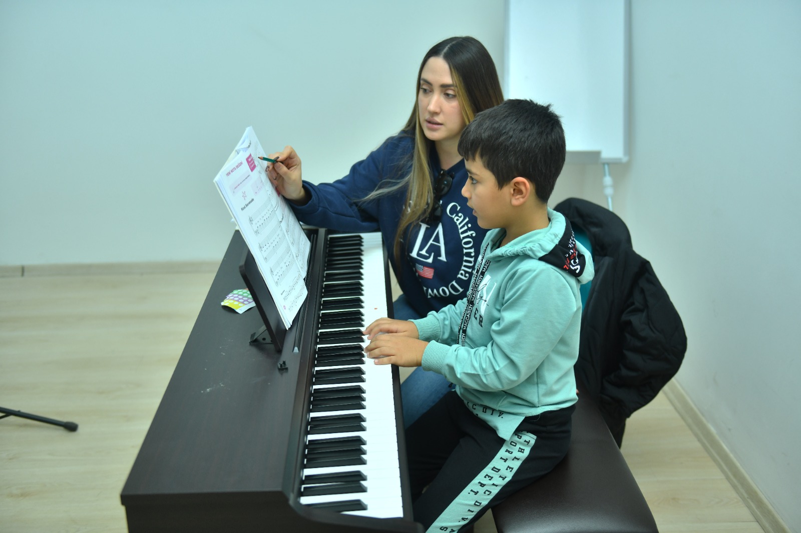 Yenişehir Belediyesi KİGEM ile geleceğin sanatçılarını yetiştiriyor  (9)