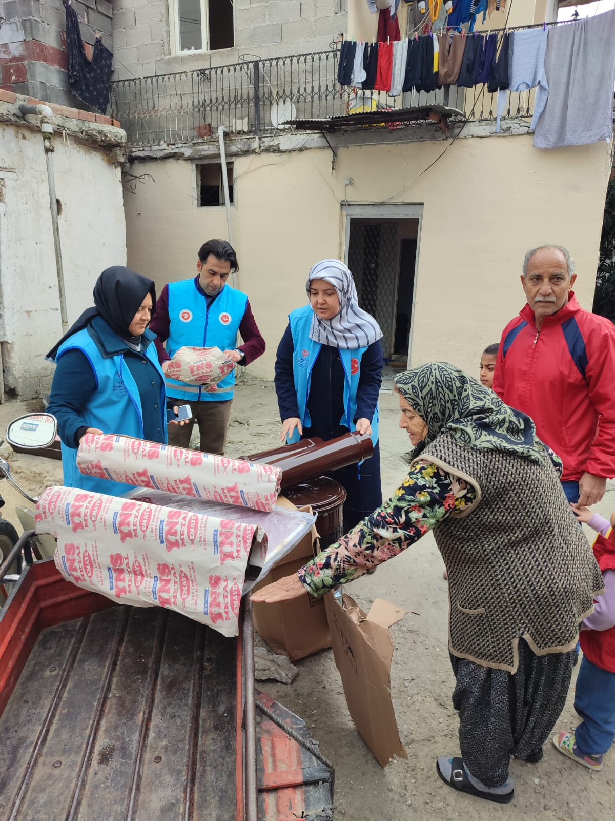 Adana’da Yuva Isıtan Soba Yardımları Hız Kesmeden Devam Ediyor 4