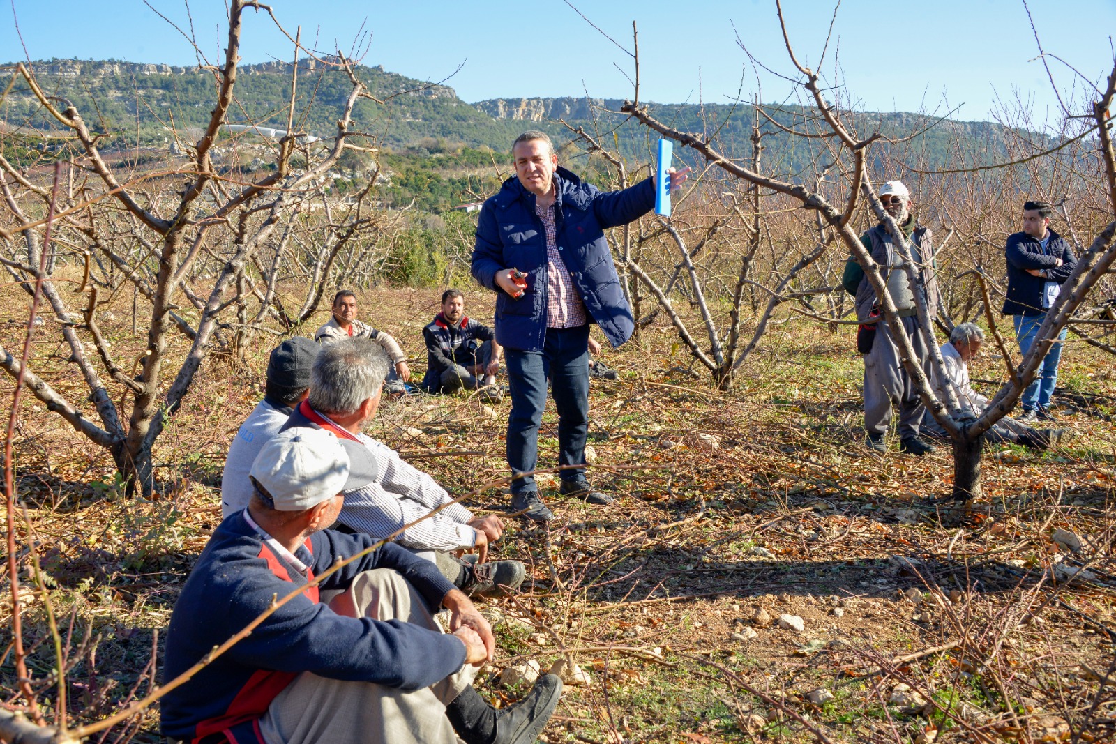 Yenişehir Belediyesi çiftçiye tarlada eğitim veriyor  (2)