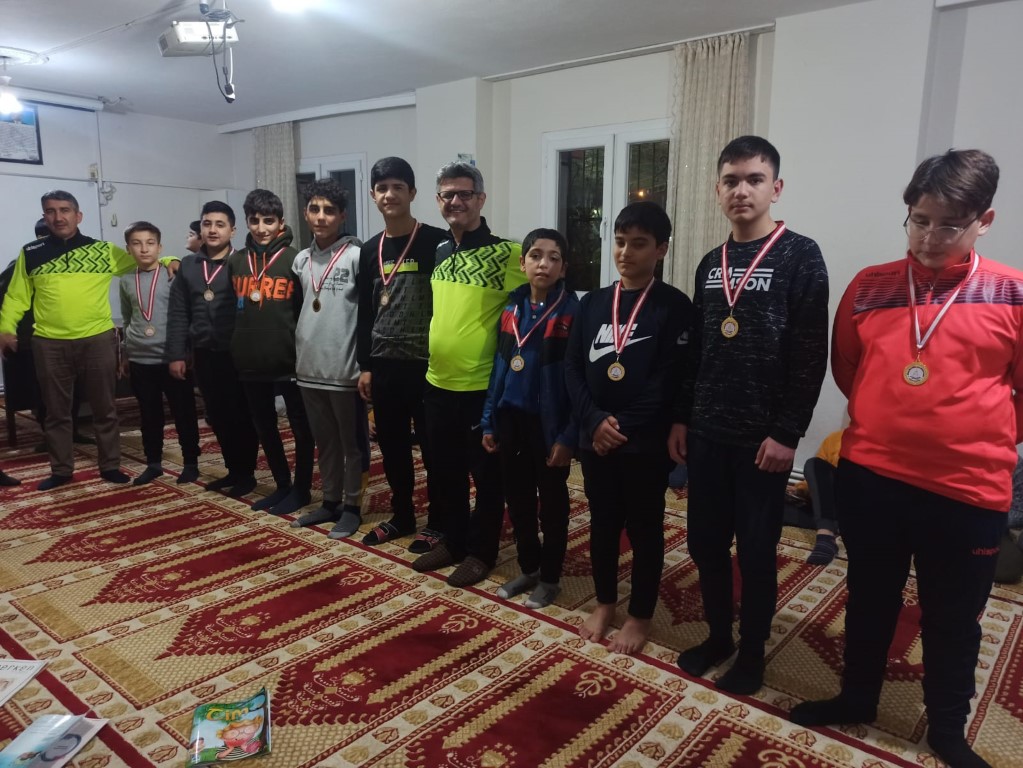 Adanada Gençliğe Değer Ara Dönem Kampı sona erdi12 (Orta)